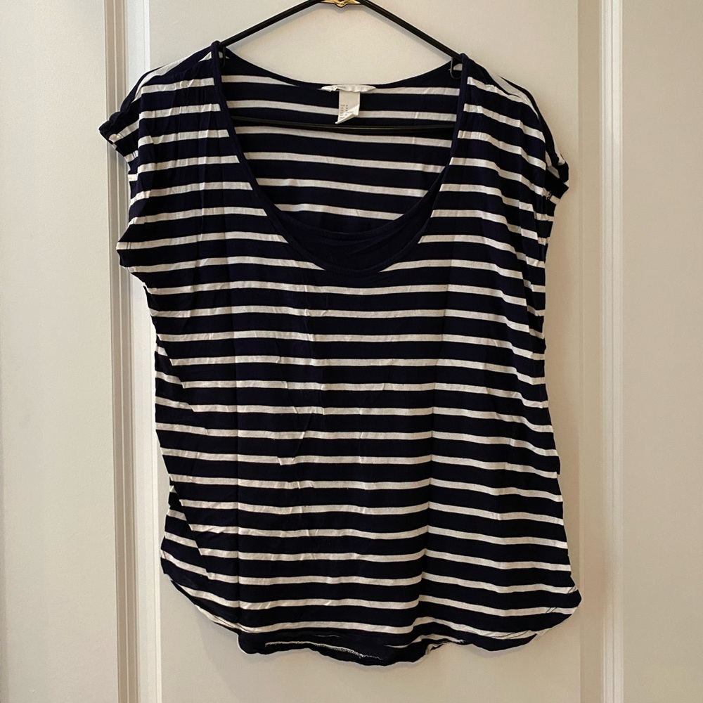 H&M nursing tshirt navy/white stripes